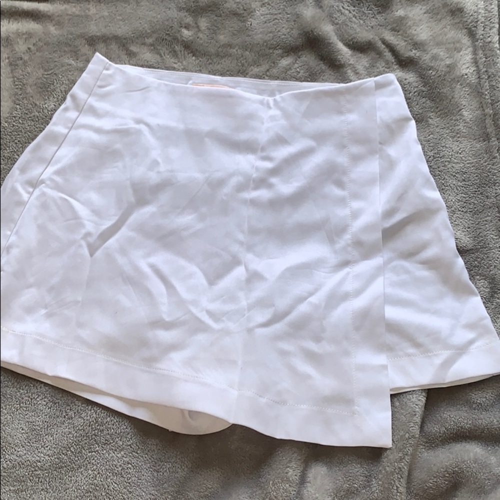 White envelope skort
